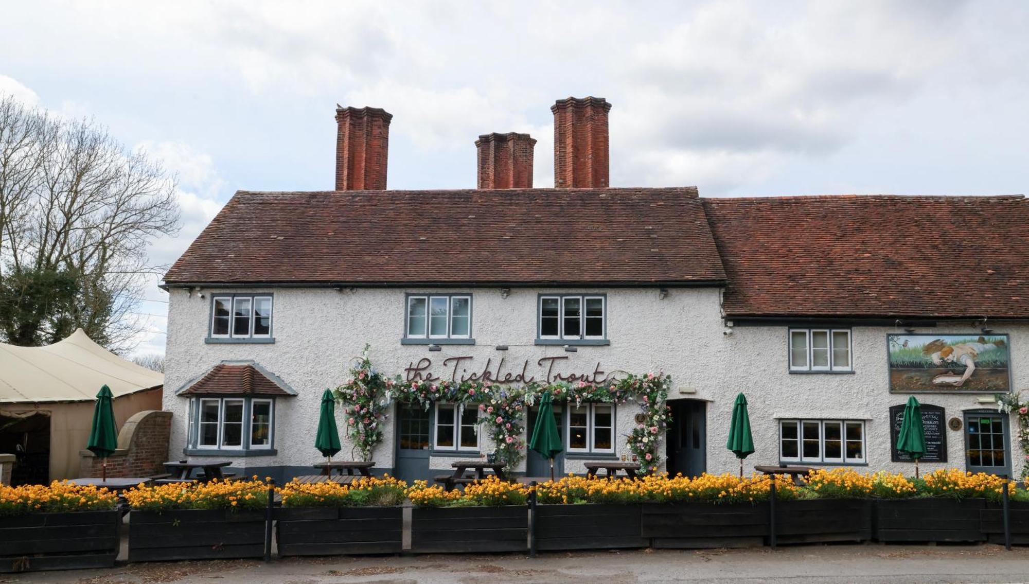 The Tickled Trout Hotel Maidstone Exterior photo