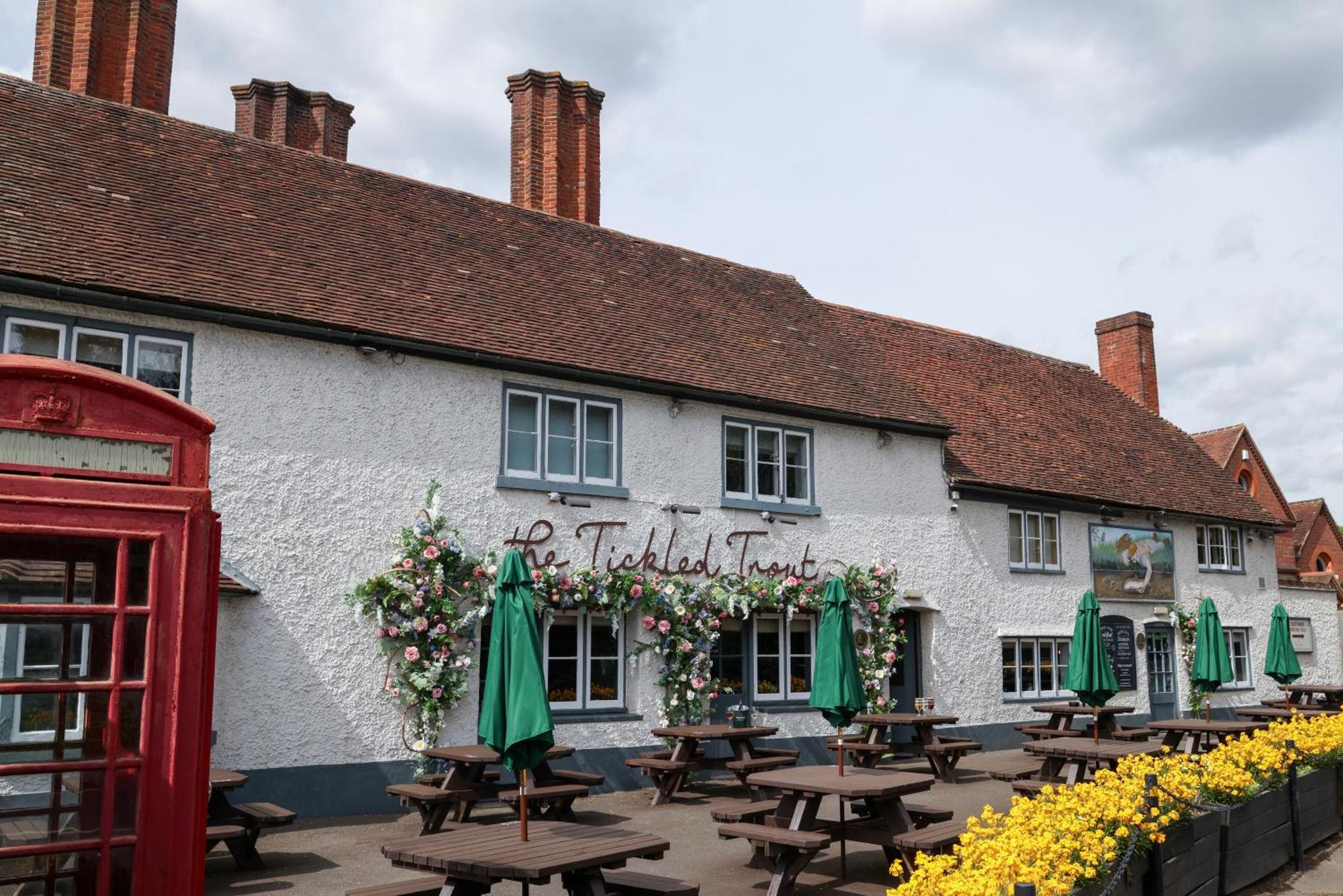 The Tickled Trout Hotel Maidstone Exterior photo